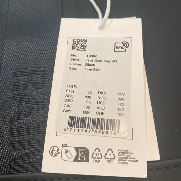 RAINS Trail Gym Bag Black Waterproof Sports Bag 10 X 19.4 - Picture 7 of 8